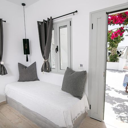 Sensia Luxury Apartment With Hot Tub Oia  Extérieur photo